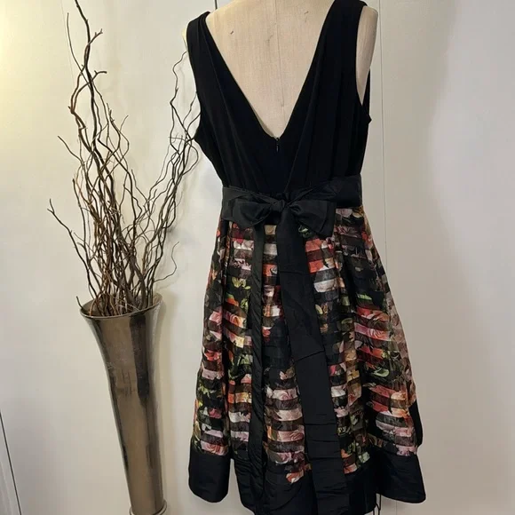 Established 1962 floral striped sleeveless midi party dress - Picture 5 of 7